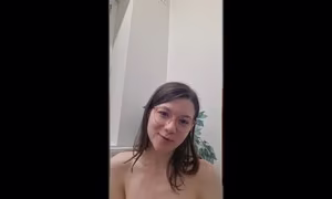 Novinha tímida só de calcinha branca